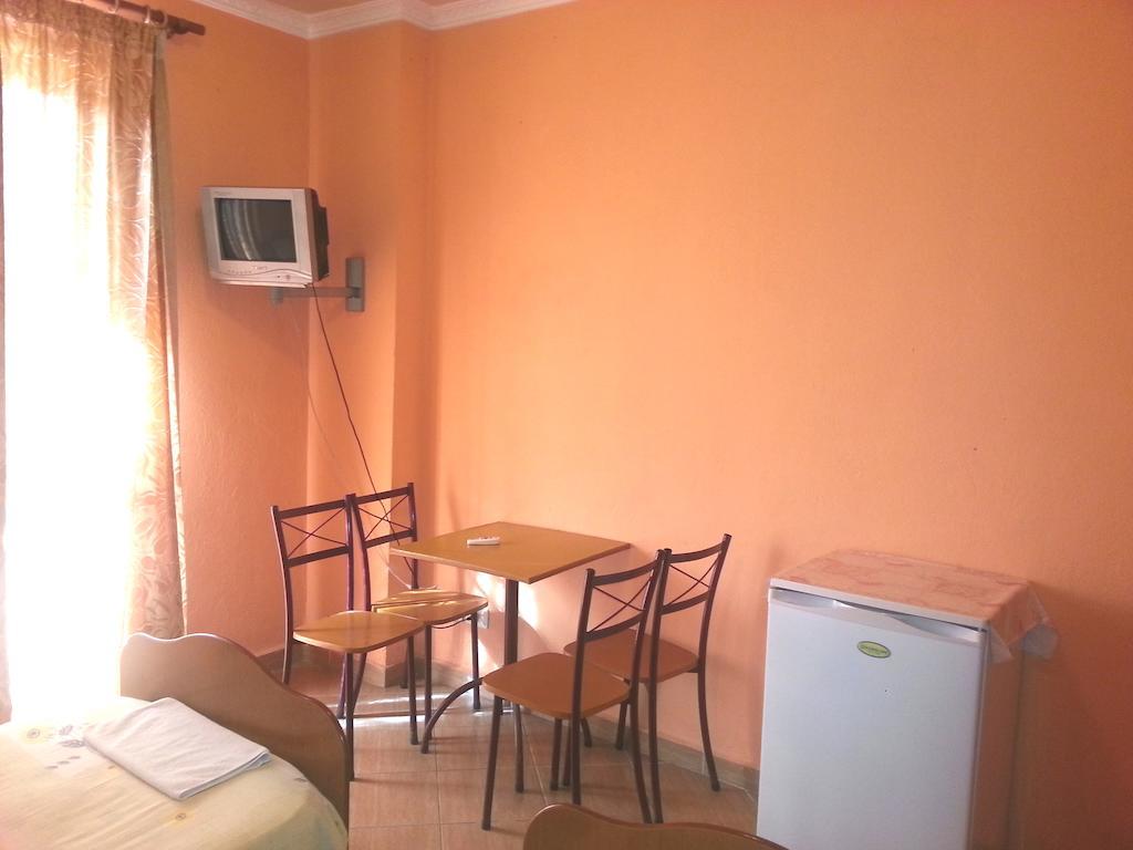 Hotel Palma Durrës Zimmer foto